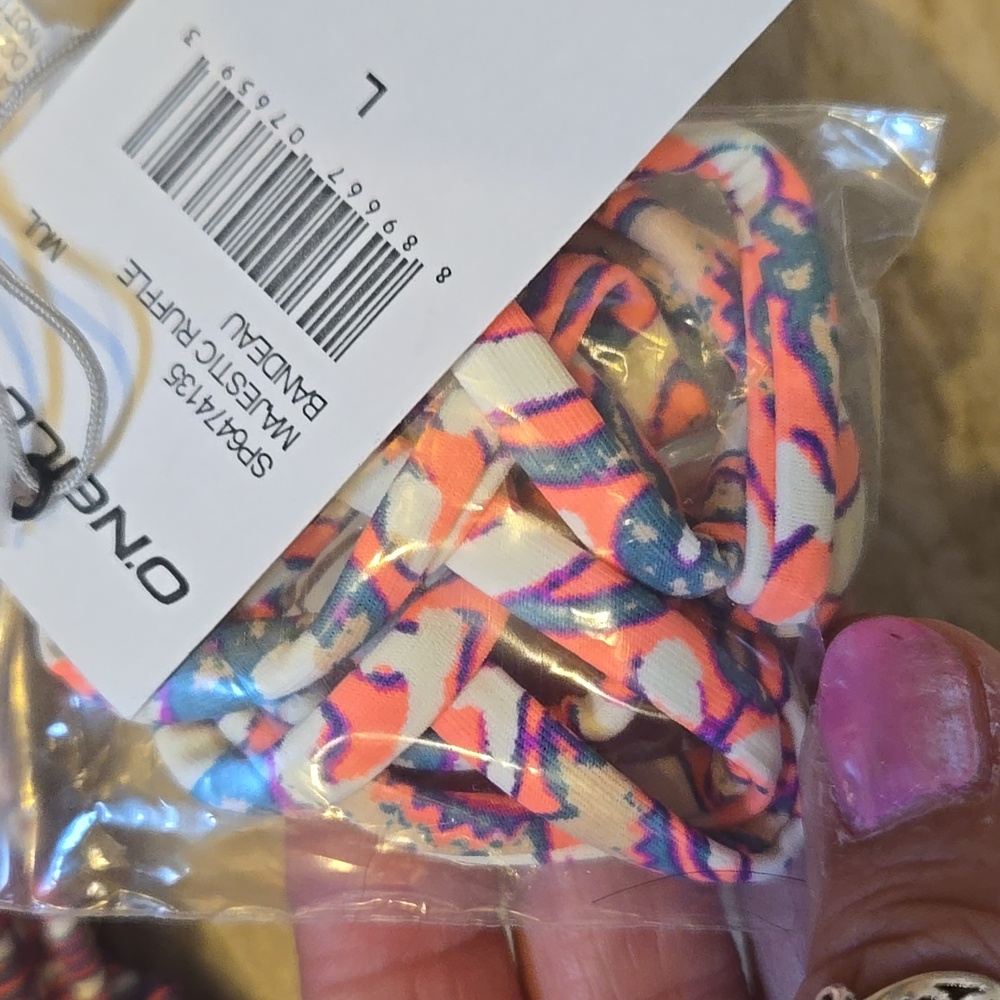 New O'Neill Majestic Ruffle Bandeau Bikini Top - Picture 3 of 10